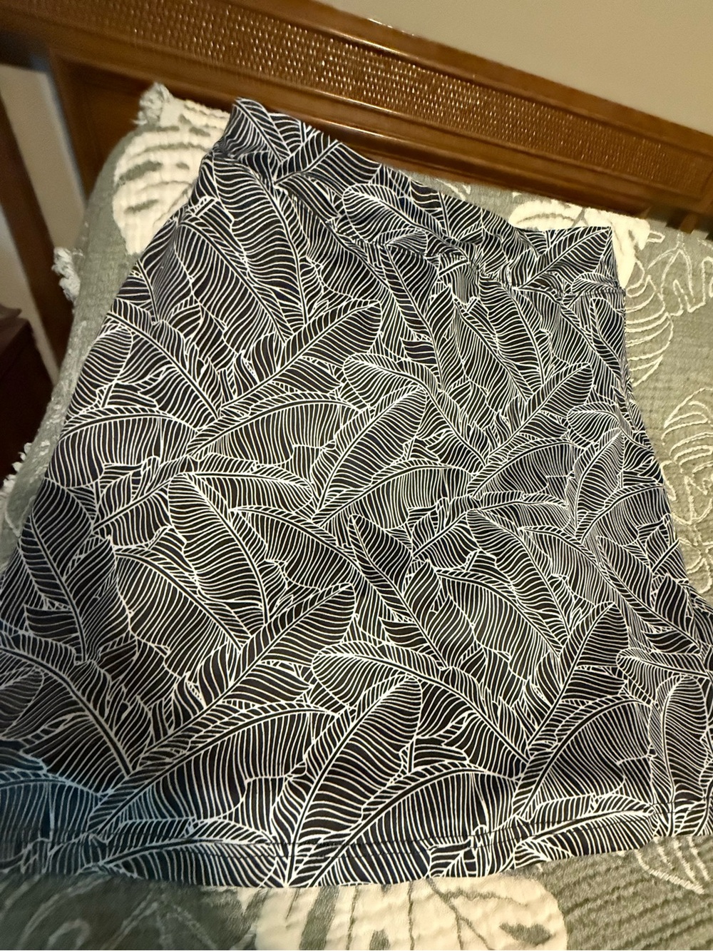 Black and White Leaf-Print Athletic Skort. NWT. Cute.
